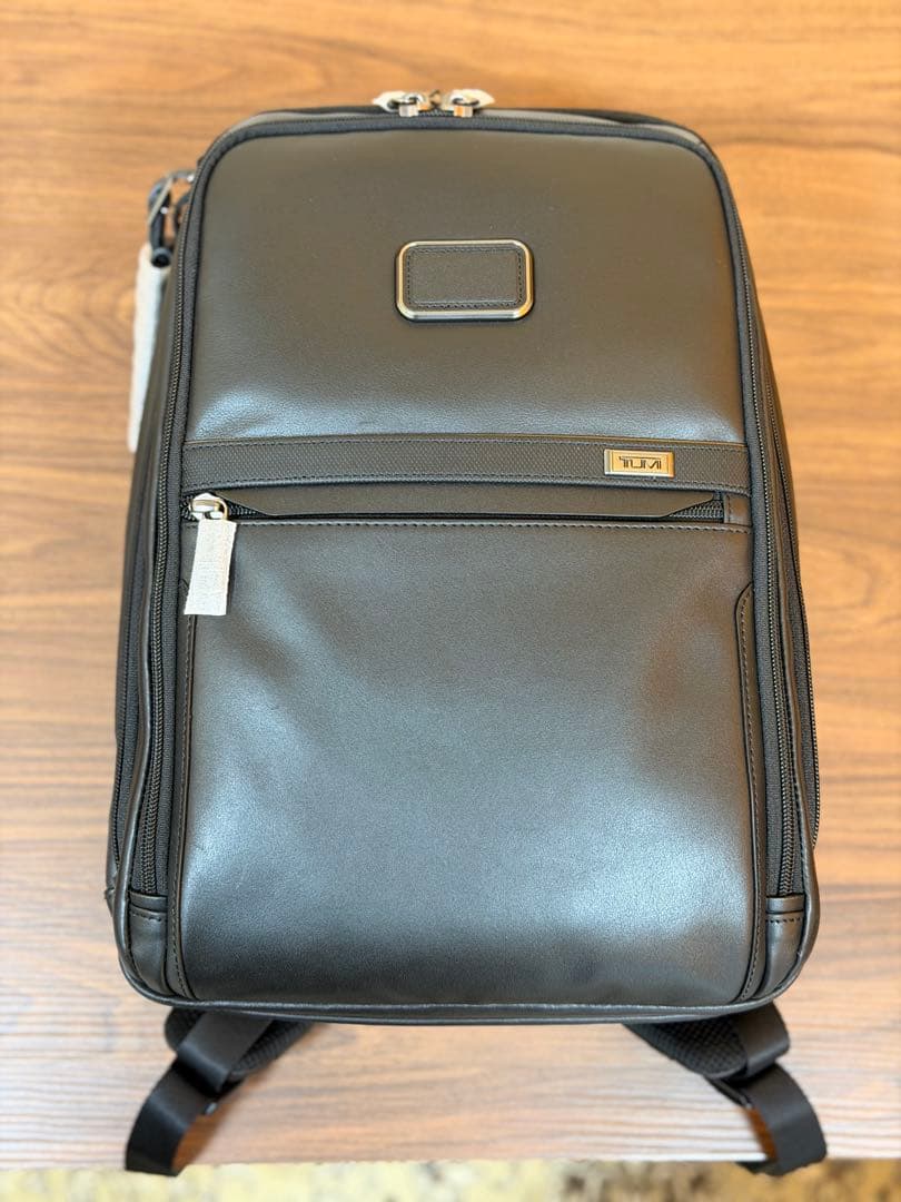 【未使用に近い】TUMI ALPHA3スリム・バッグパックレザー正規品