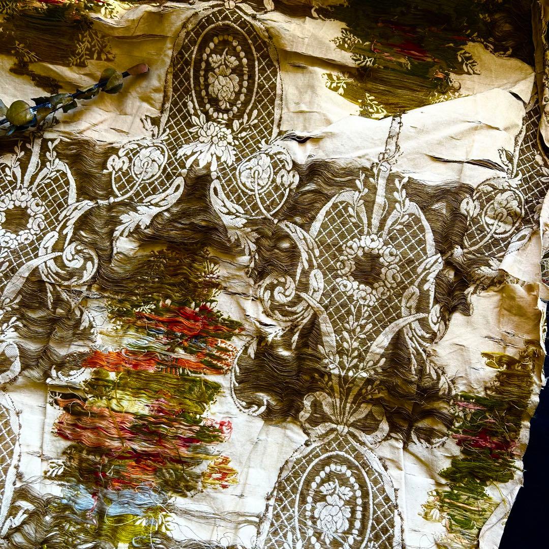 フランスアンティーク 古邸宅カーテン生地 朽ちた美を纏うテキスタイル