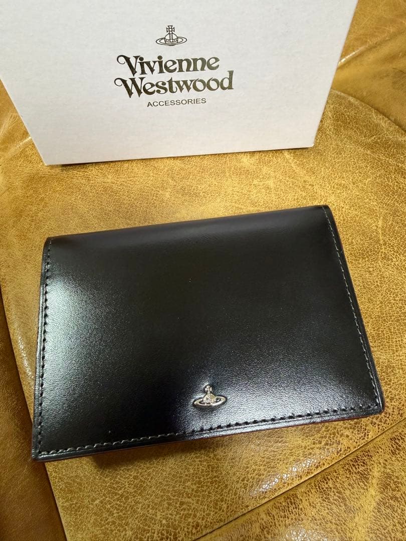 限定値引Vivienne Westwood ビビアン　ブラック名刺入れ　内側赤色