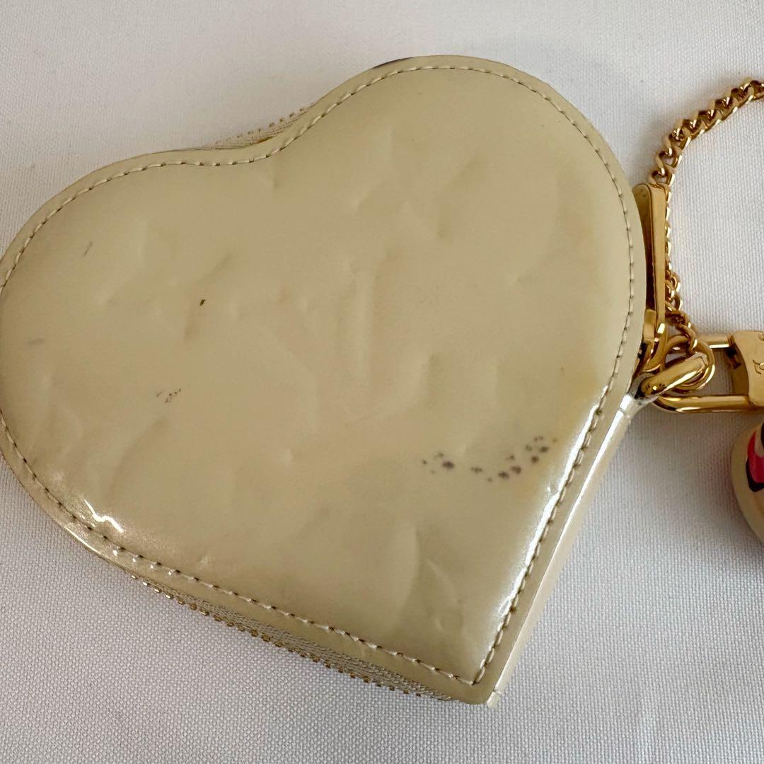 ④Louis Vuitton アイボリー ハート型ケース