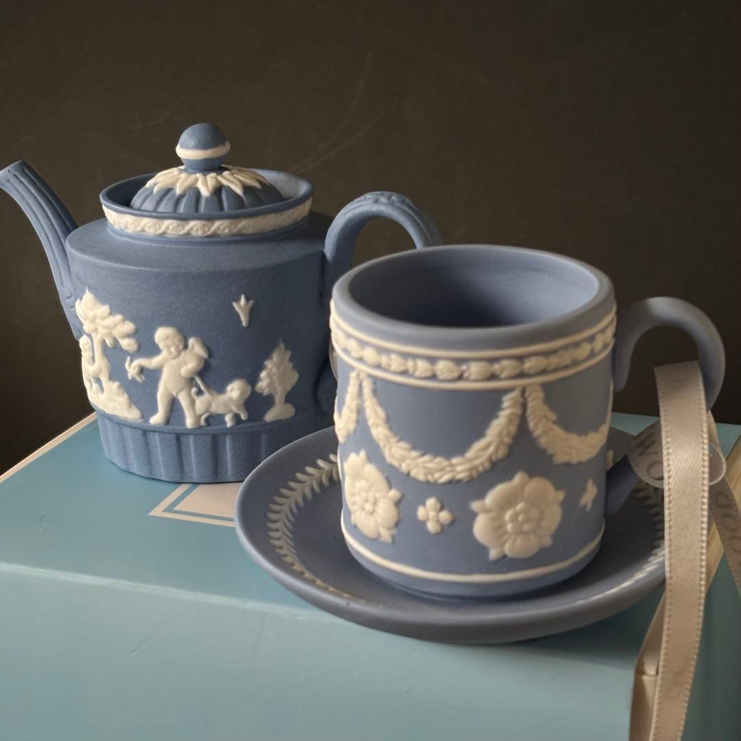 ウェッジウッド　ホリデーオーナメント　クリスマス　ティーポット　カップ＆ソーサー