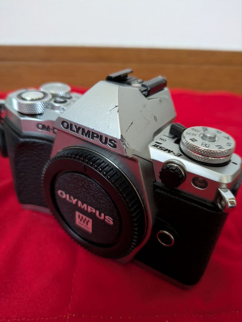 Olympus E-M5 Mark II シャッター回数3千回！