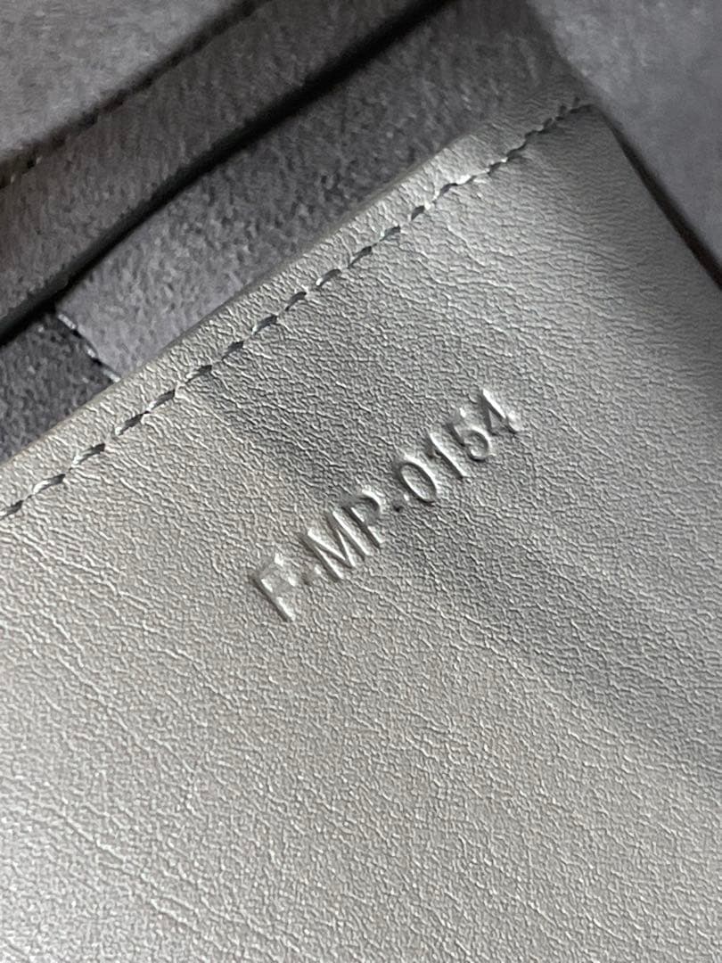 659 イタリー製 CELINE セリーヌ レザー ベルトバッグ ベルト付