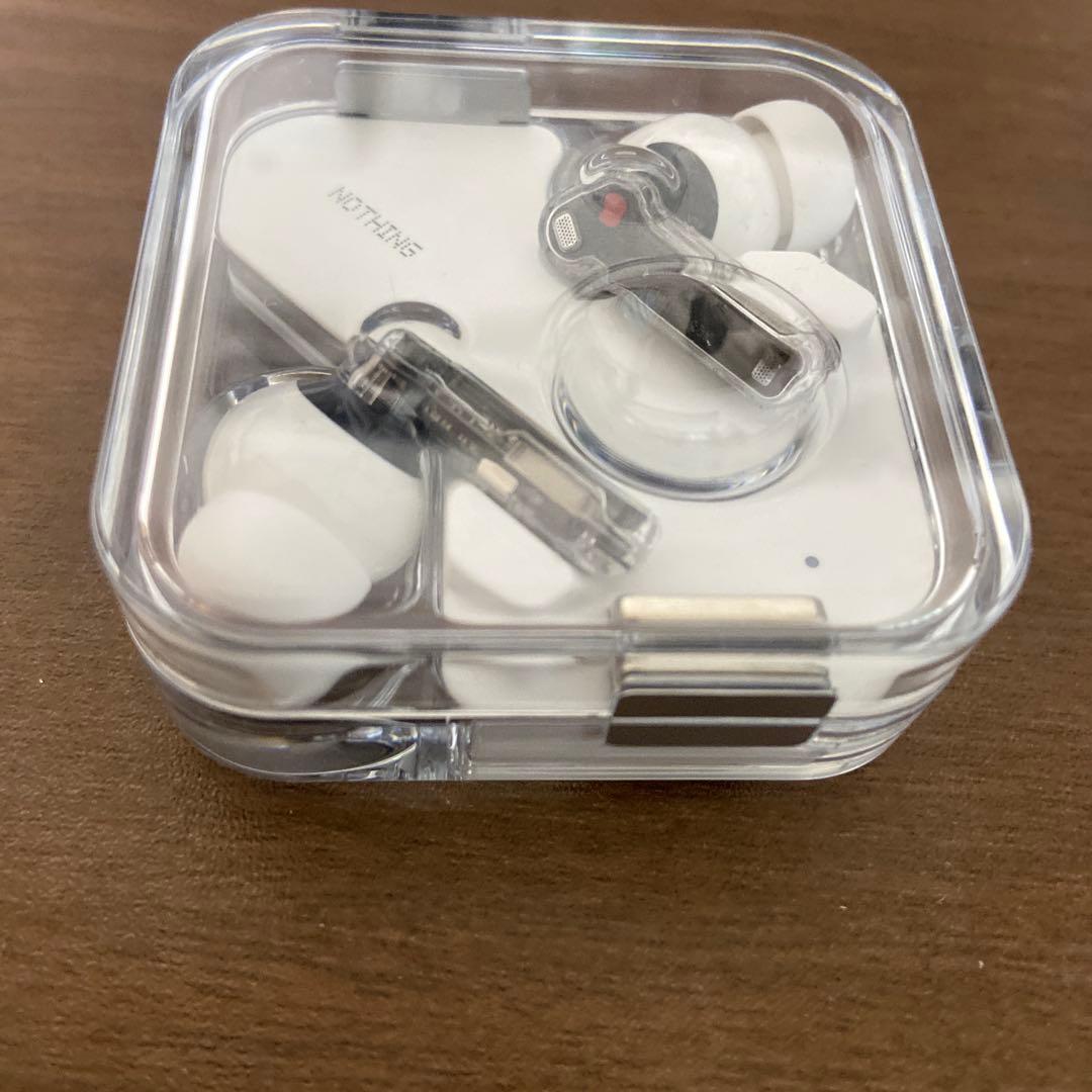 Nothing Ear (1) ワイヤレスイヤホン ホワイト ケース付き