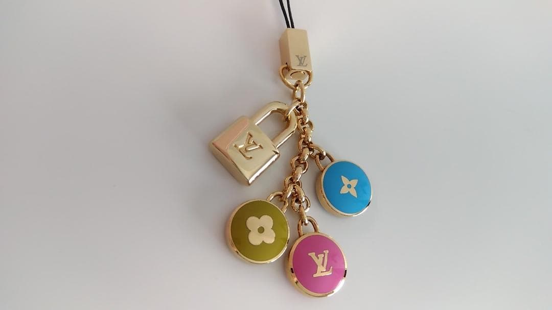 LOUIS VUITTON ビジュー テレフォンヌ パスティーユ ストラップ