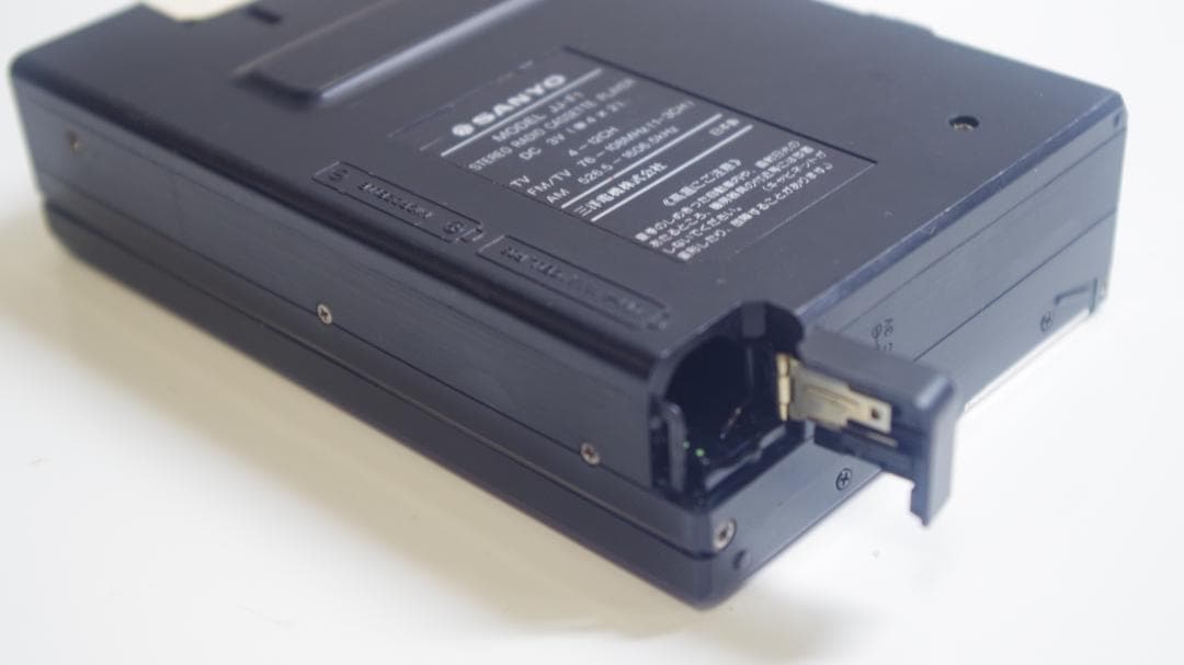 T0825 SANYO サンヨー JJ-F1 ポータブルカセットプレーヤー