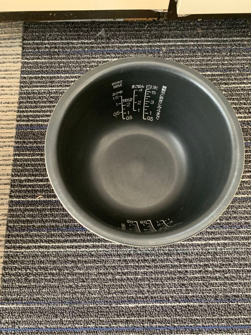 【象印】圧力IH炊飯ジャー5.5合炊き「炎舞炊き」NW-PH10E2（中中古品）