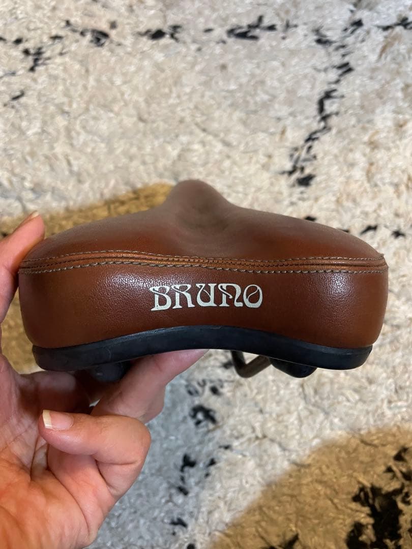 BRUNO エルゴノミックブラウンレザーサドル