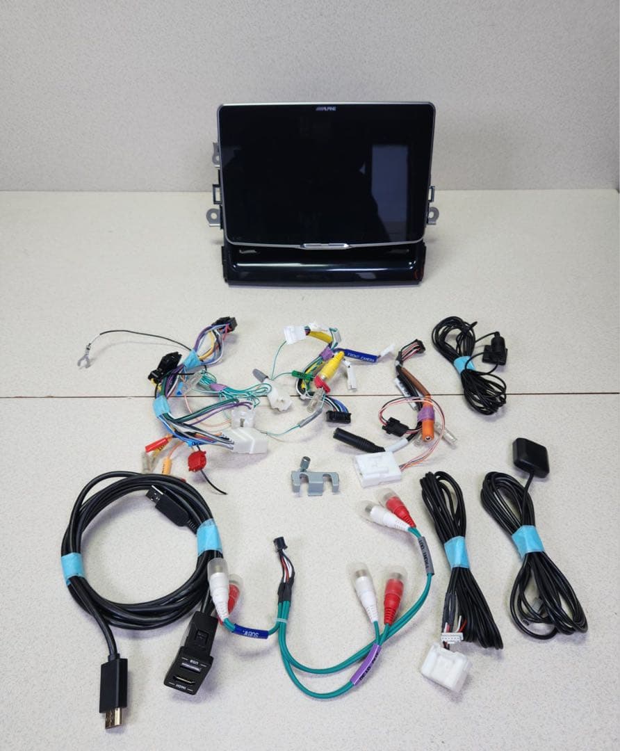 アルパイン　DAF9Z フローティングディスプレイオーディオ　ALPINE