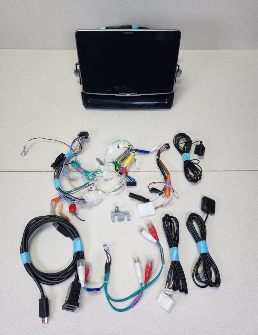 アルパイン　DAF9Z フローティングディスプレイオーディオ　ALPINE