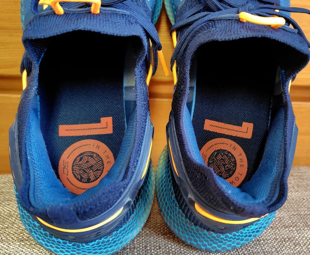 海外限定 レア品 カリー6 Curry 6 Underrated Academy