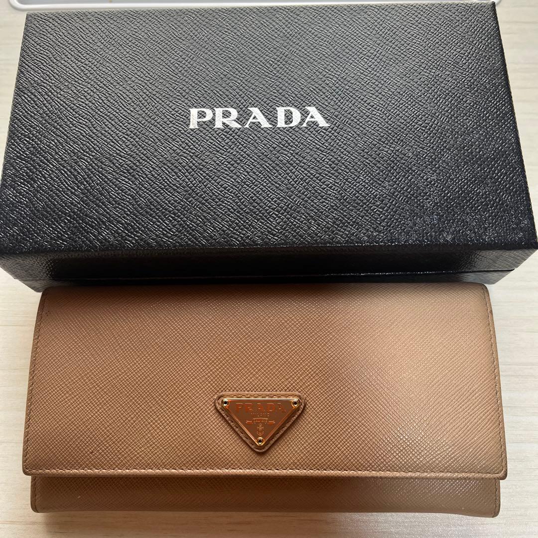 PRADAプラダ ベージュ系　長財布