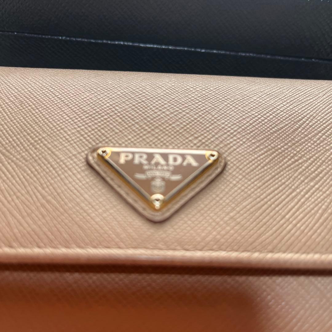 PRADAプラダ ベージュ系　長財布
