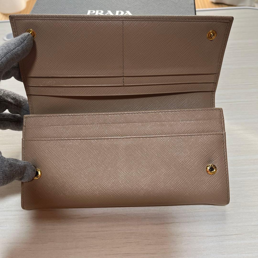 PRADAプラダ ベージュ系　長財布