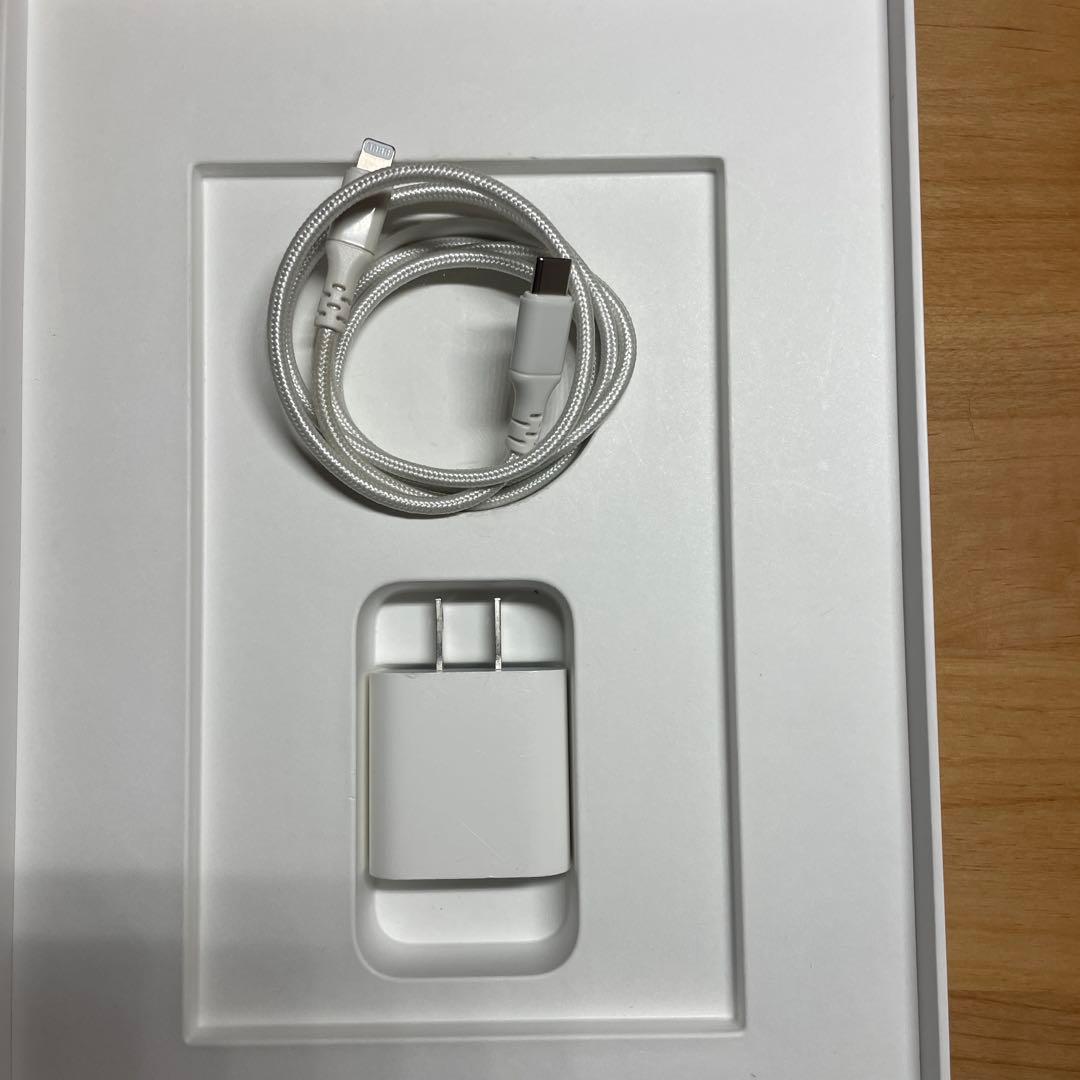 iPad (第8世代) 32GB Wi-Fi ゴールド