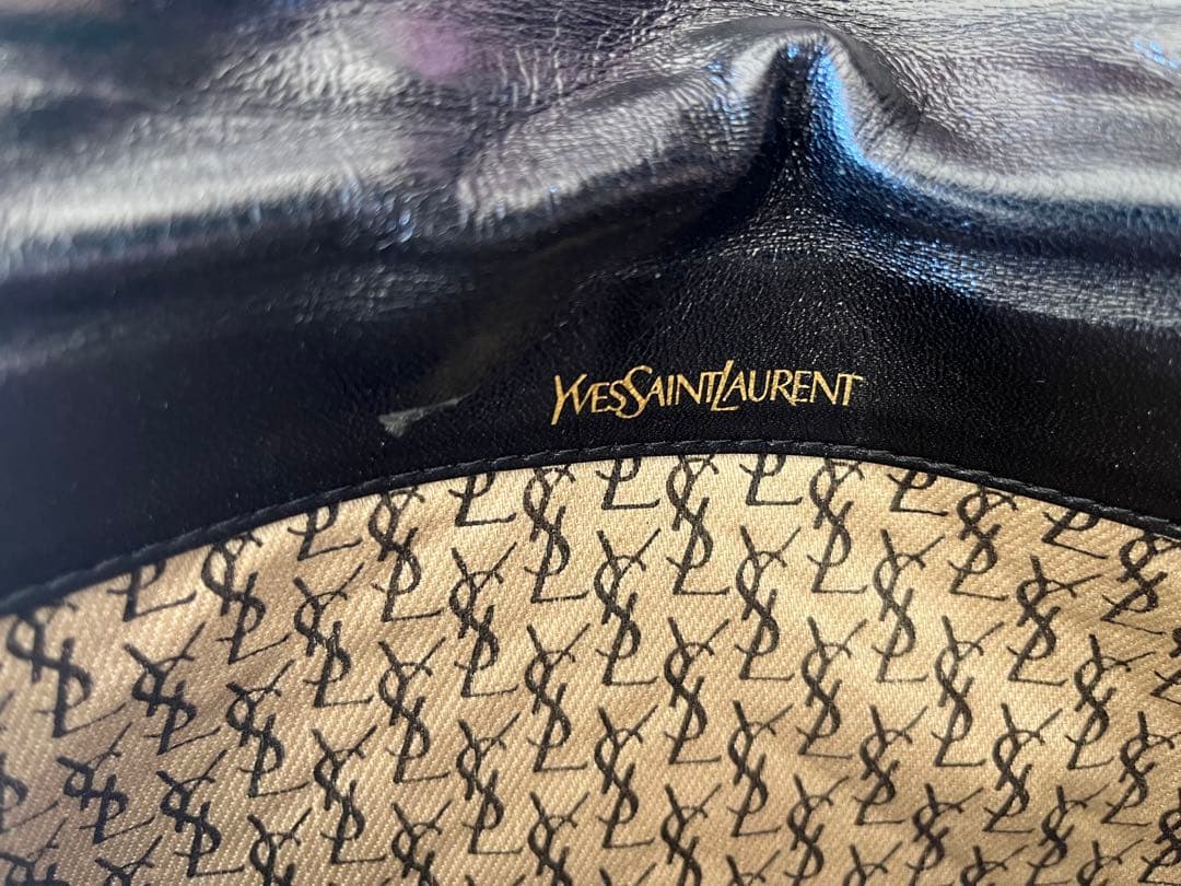 イブサンローラン　クラッチバッグ　黒革