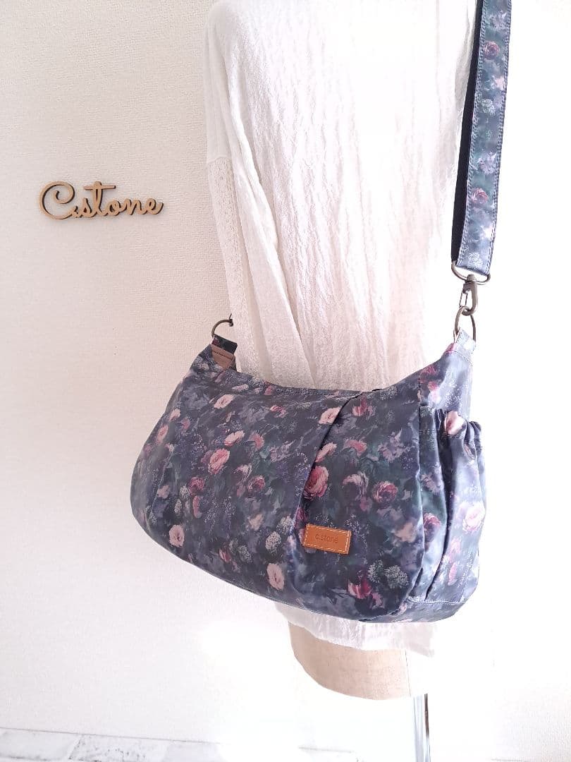 torinoki様　持ち手付　リバティ　魔女子さんノワール　横長ショルダーバッグ