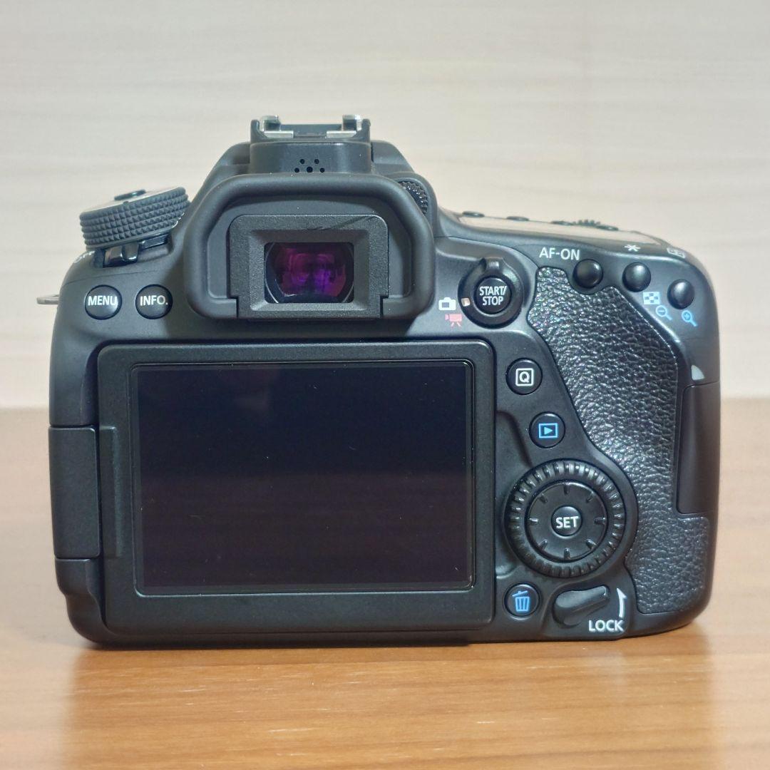 Canon EOS 80D EF-S18-135 IS USM レンズキット