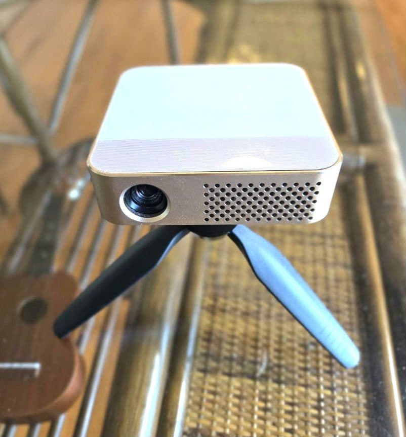 スマートプロジェクター KABENI PRO