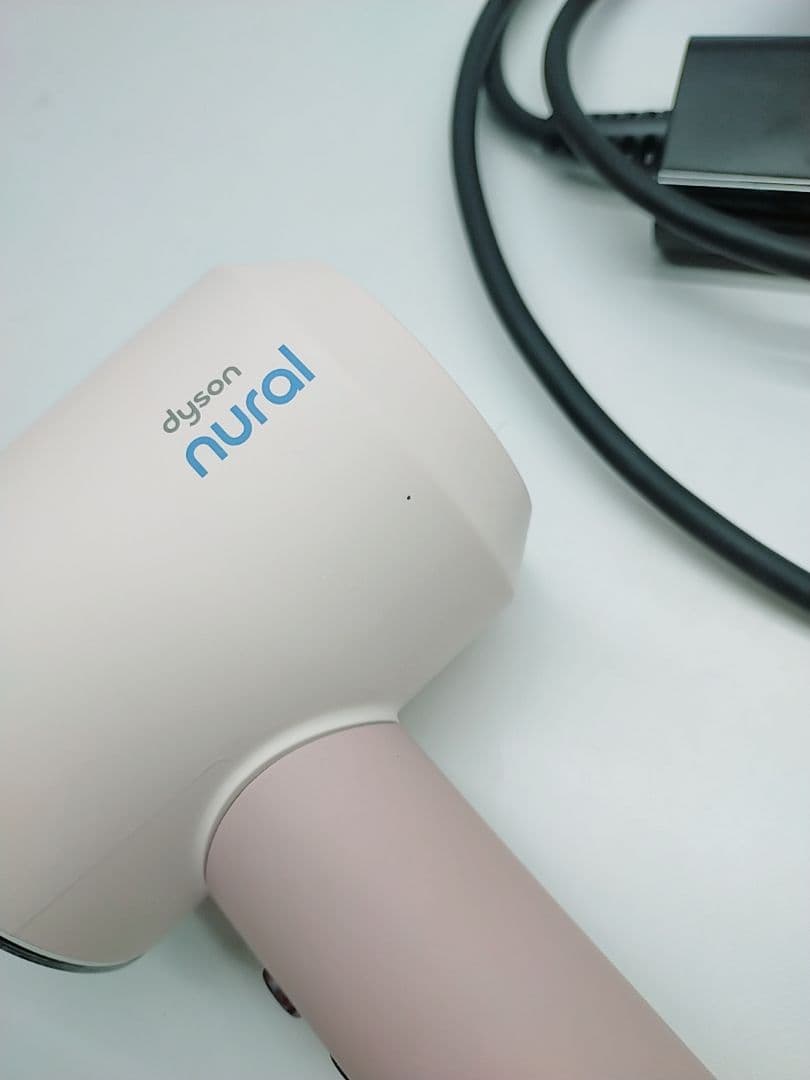 ほぼ未使用品☀最新モデル ダイソン ドライヤー HD16 Dyson