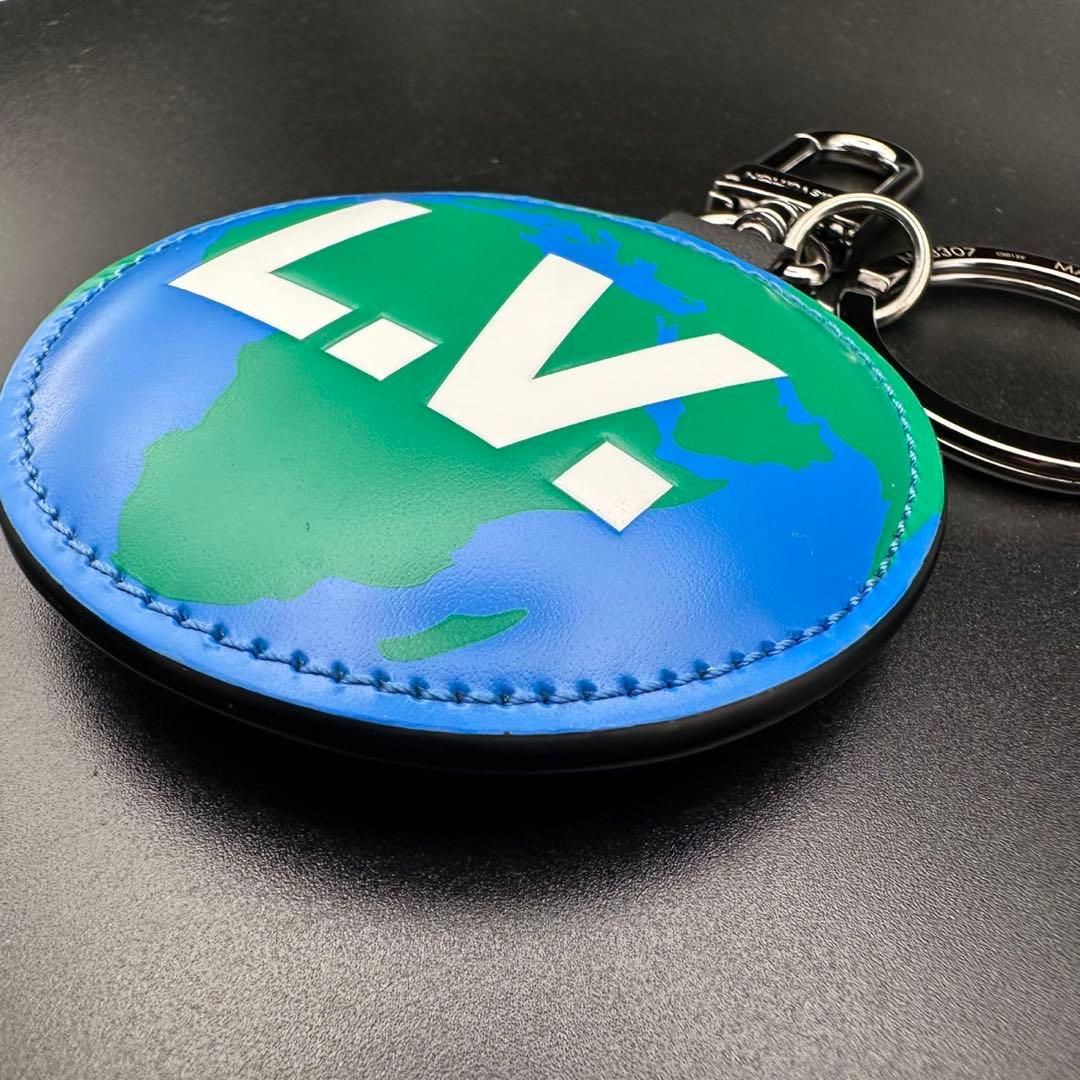 未使用級✨　ルイヴィトン　キーホルダー　M68307　ロゴ　刻印　1382