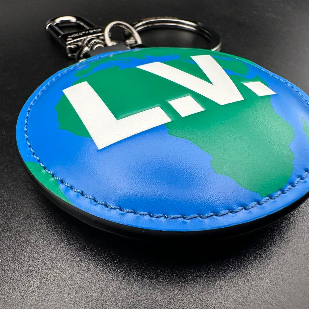 未使用級✨　ルイヴィトン　キーホルダー　M68307　ロゴ　刻印　1382