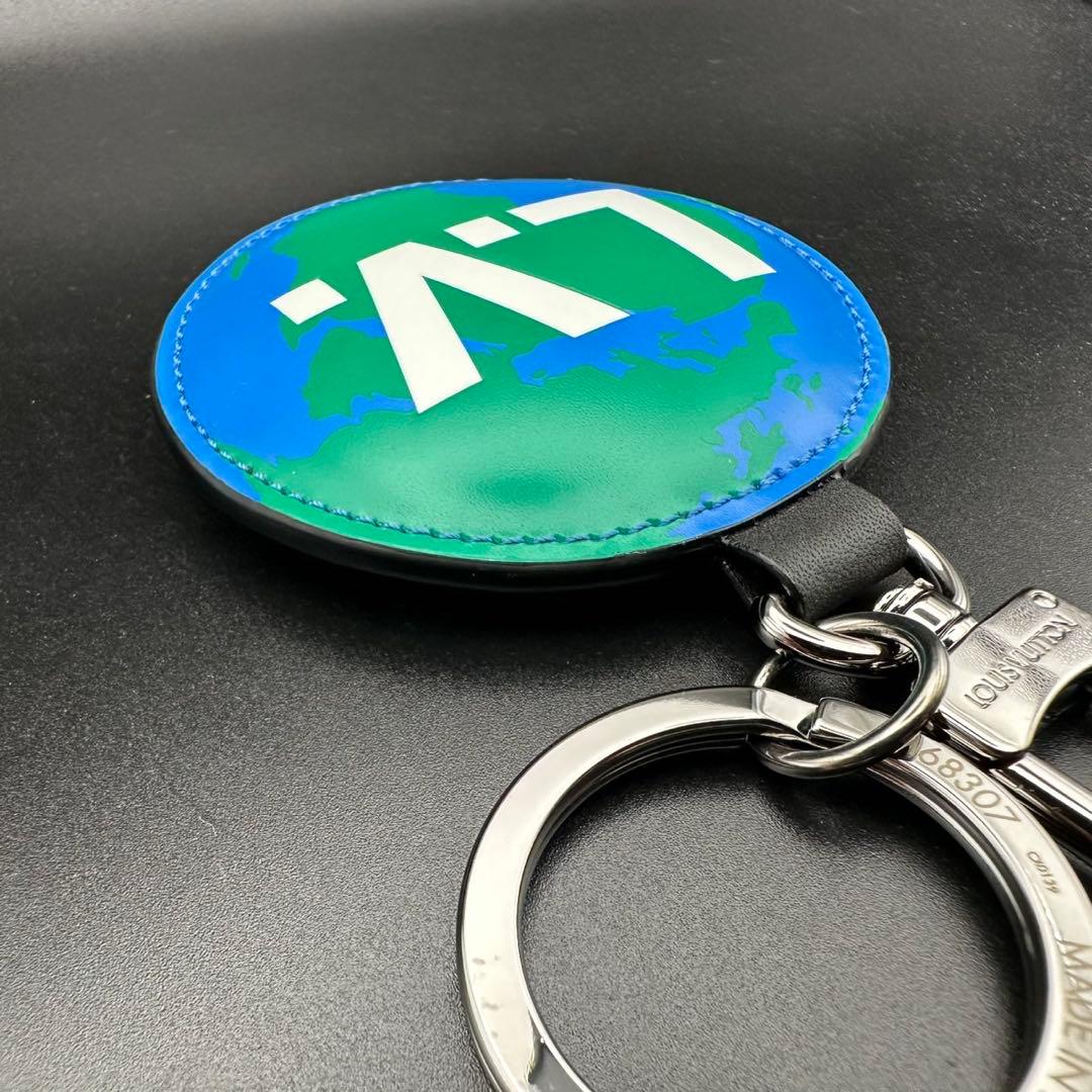 未使用級✨　ルイヴィトン　キーホルダー　M68307　ロゴ　刻印　1382