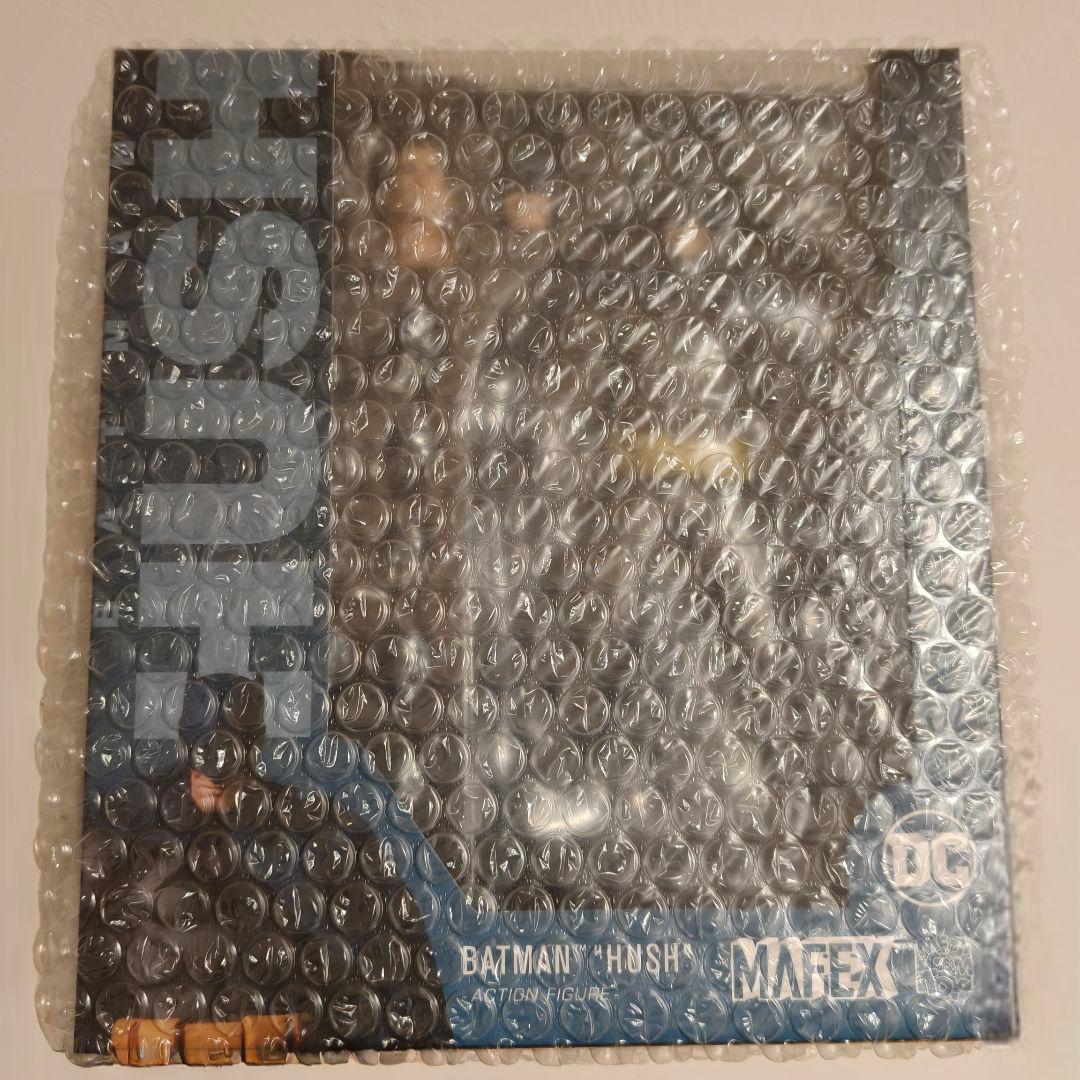 MAFEX マフェックス No.105 BATMAN HUSH