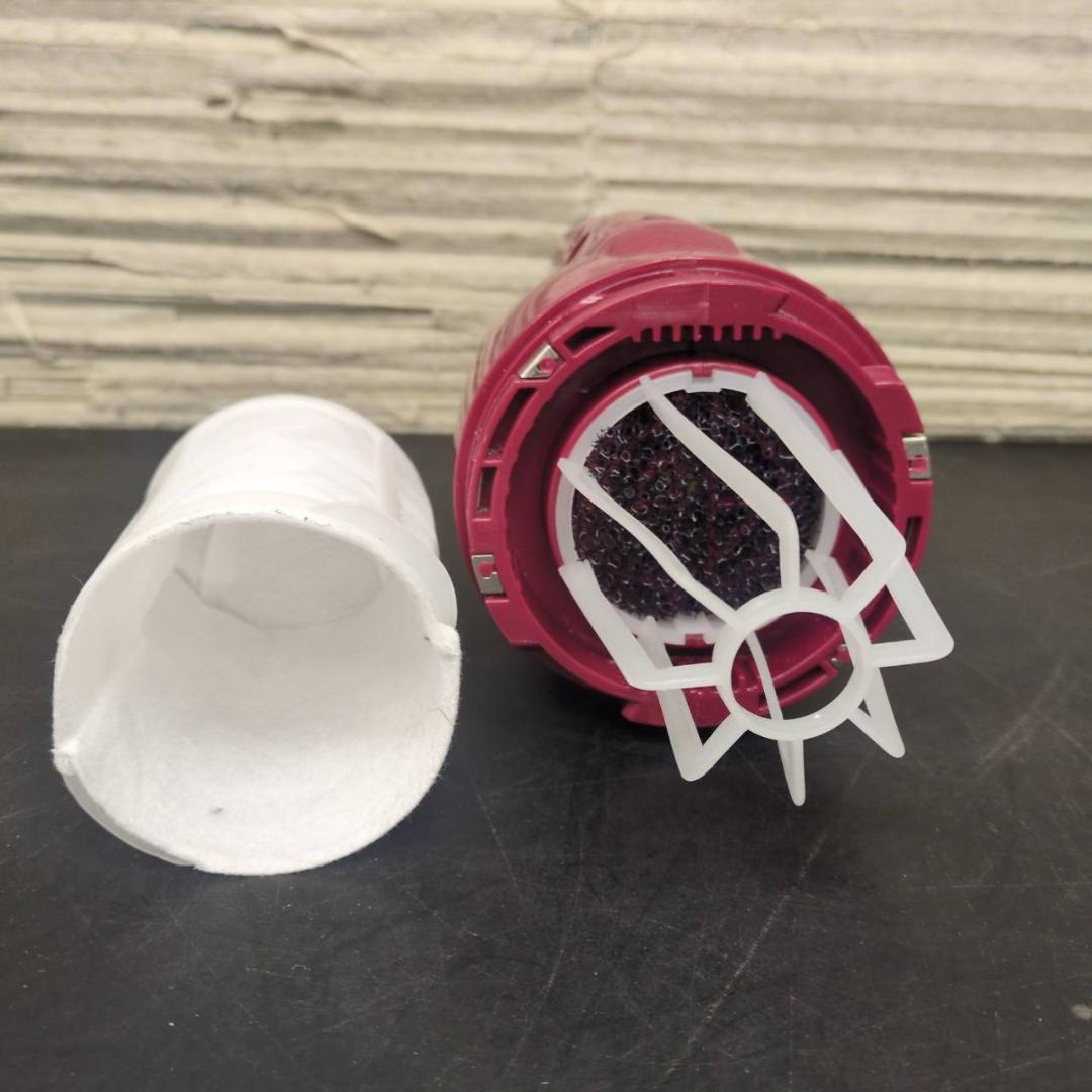 ☆マキタ　充電式クリーナー　CL116DWR　レッド　スティッククリーナー