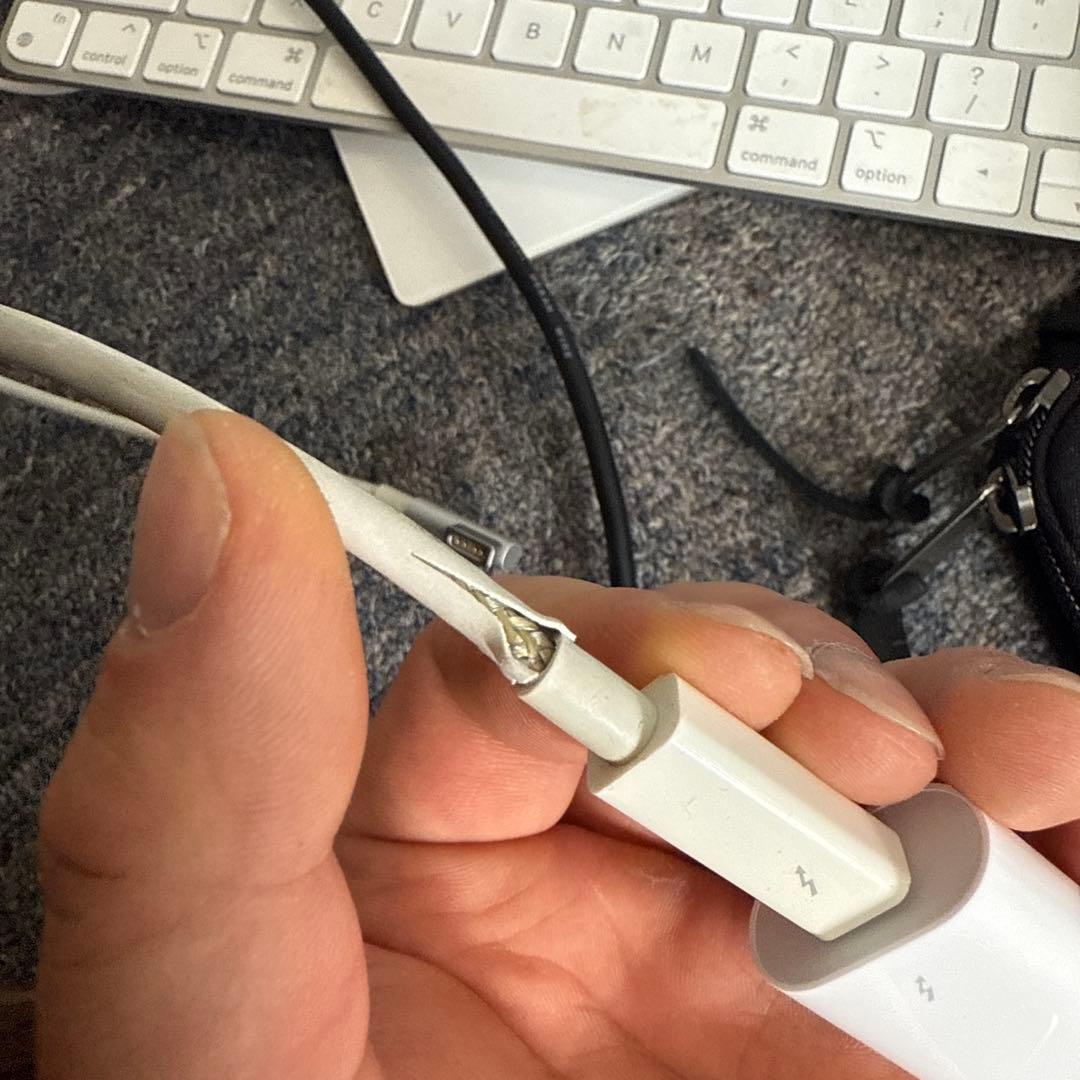 Applethunderbolt display 変換ケーブル付き