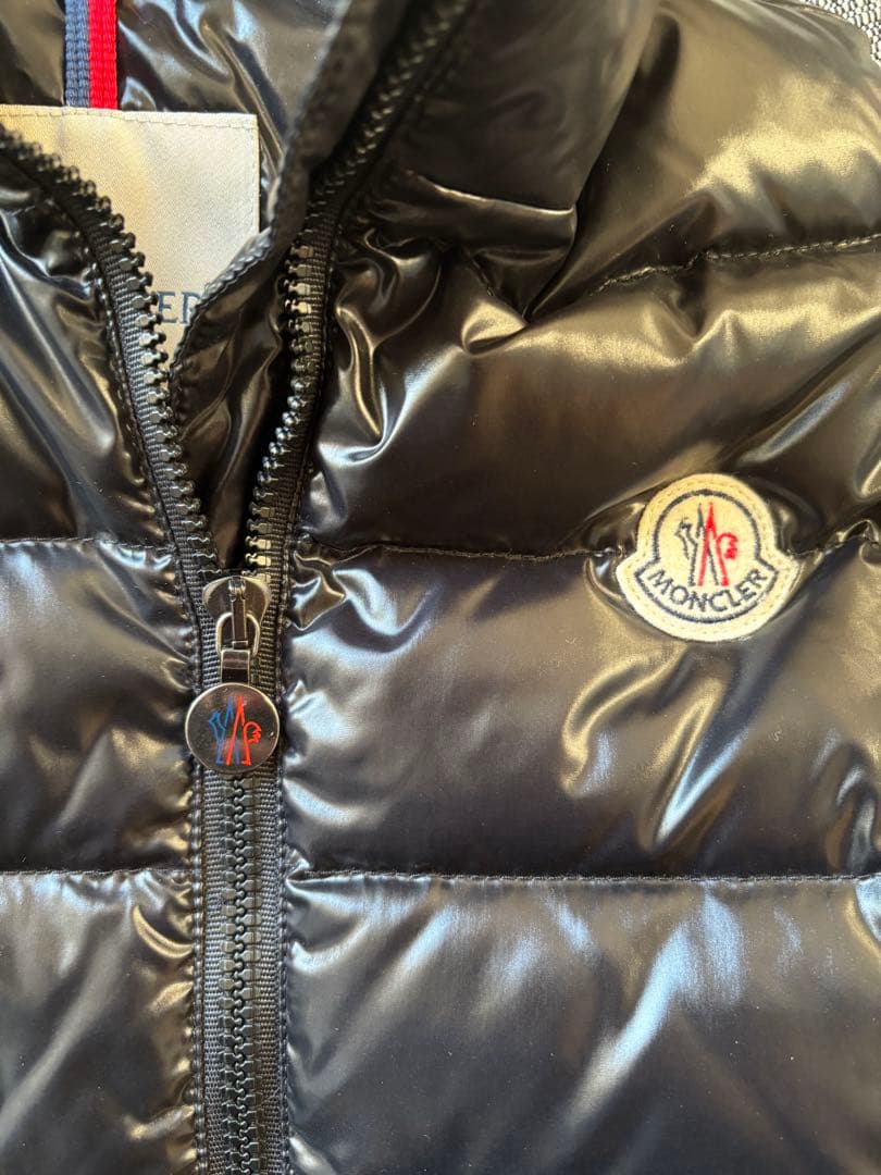 MONCLER 黒 ダウンベスト　8Y