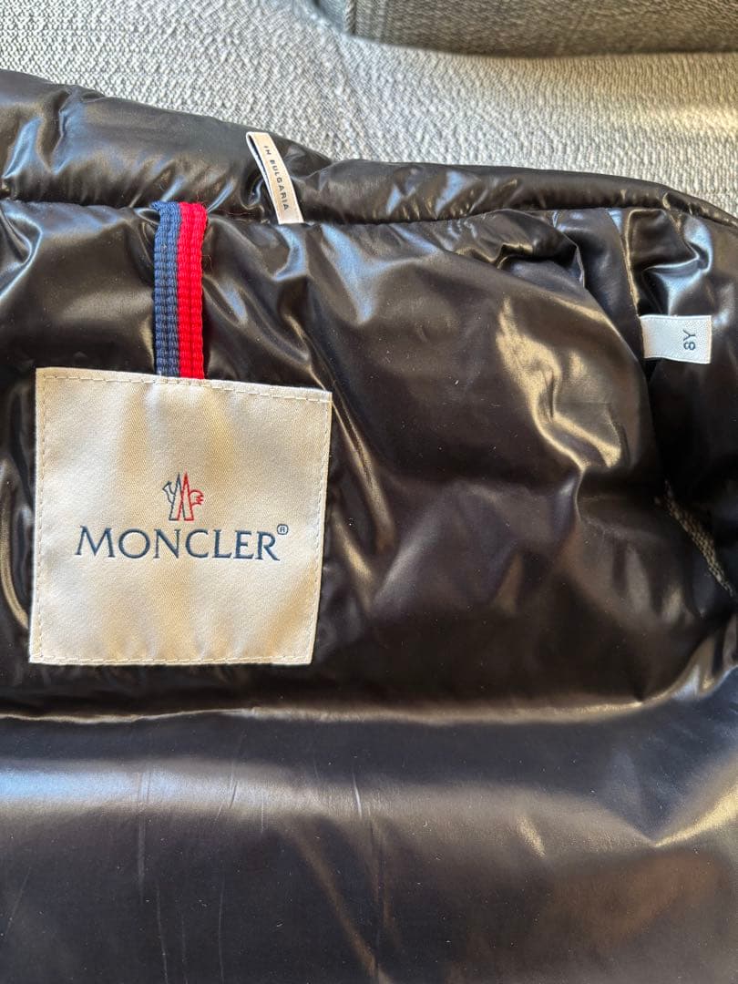 MONCLER 黒 ダウンベスト　8Y
