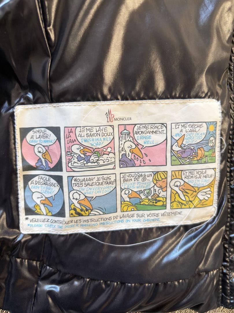 MONCLER 黒 ダウンベスト　8Y