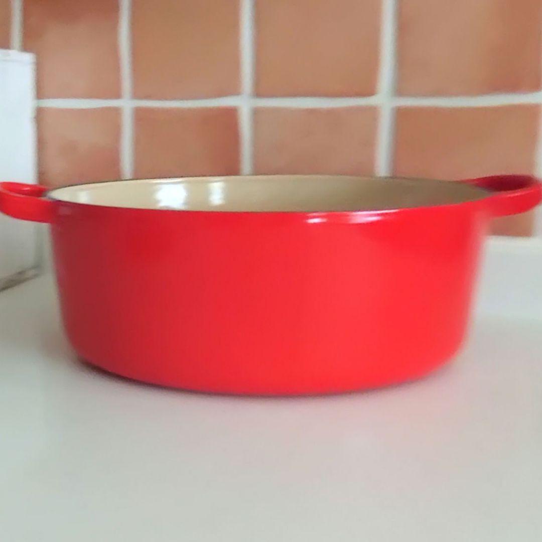 ルクルーゼ　ココットオーバル　25cm レッド　両手鍋