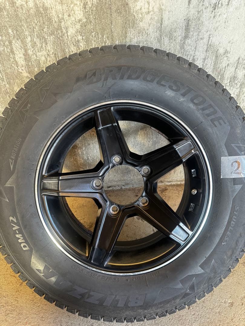 ジムニー シエラ ノマド 195/80R15 スタッドレス タイヤホイールセット