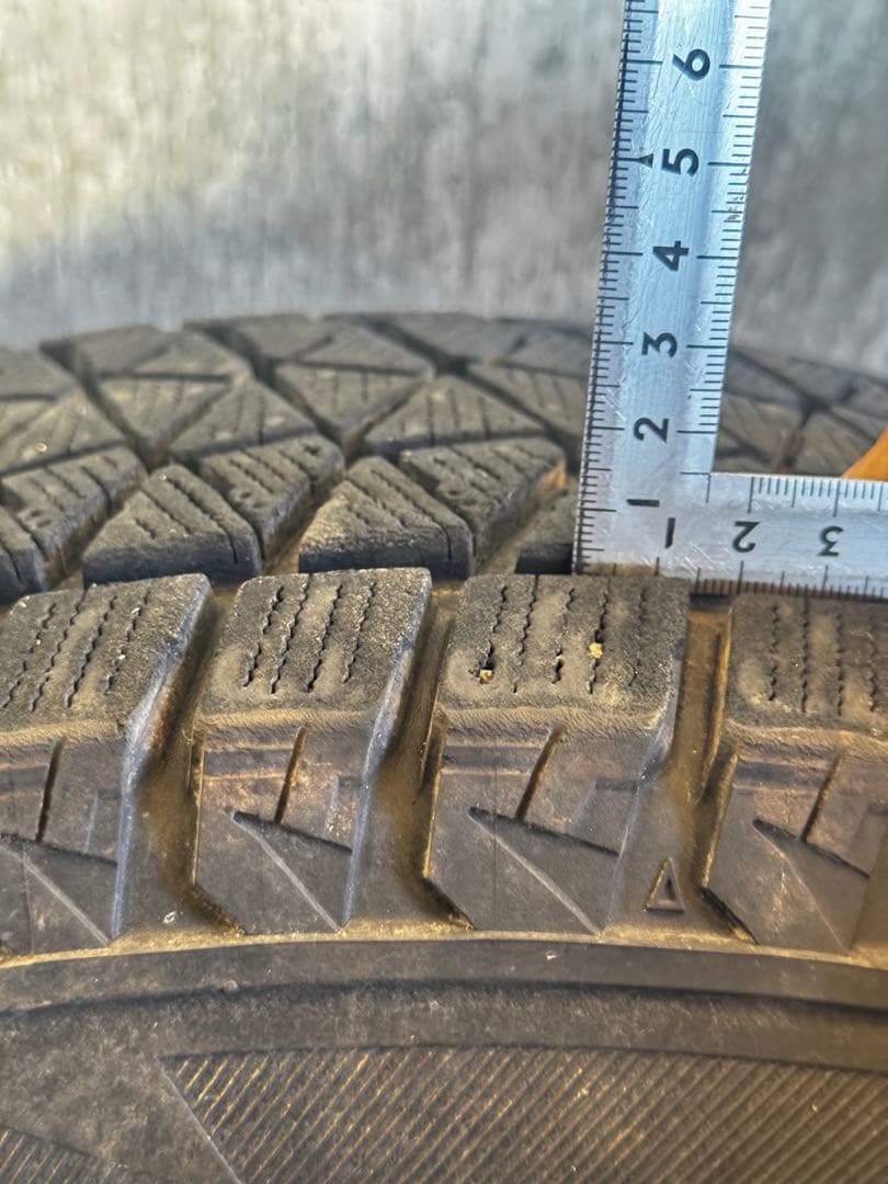 ジムニー シエラ ノマド 195/80R15 スタッドレス タイヤホイールセット