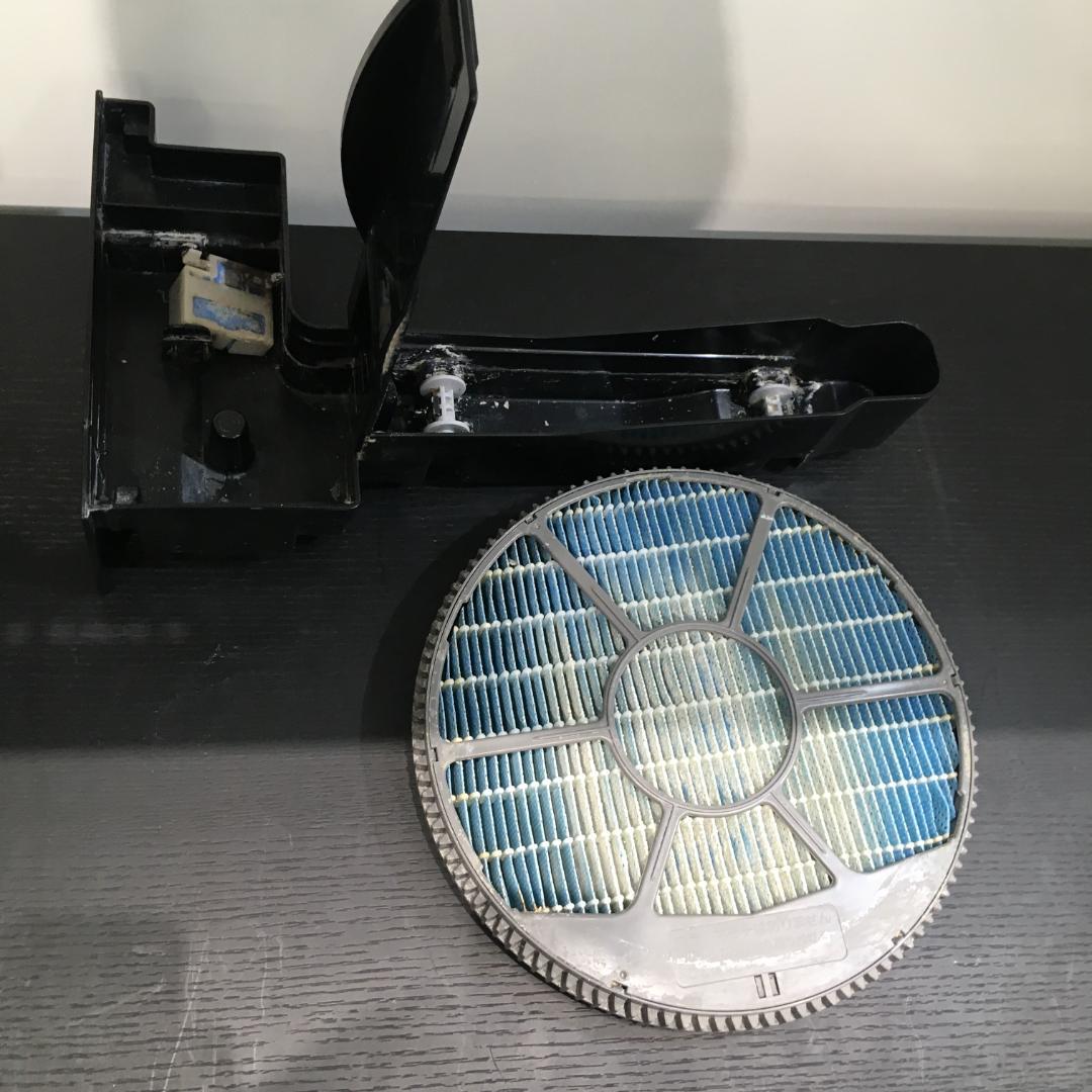 除湿機/加湿空気清浄機 シャープ KC-HD70-W 2020年製