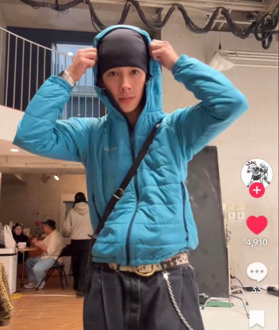 mont-bell リバーシブルダウンパーカー 青