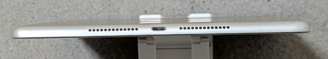 iPad第7世代 32GB シルバーSIMフリーモデル