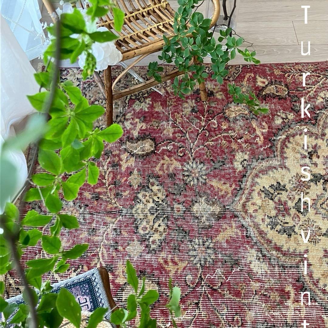 貴重110×124シャビーレッドピンク　ベージュ　正方形　トルコヴィンテージラグ