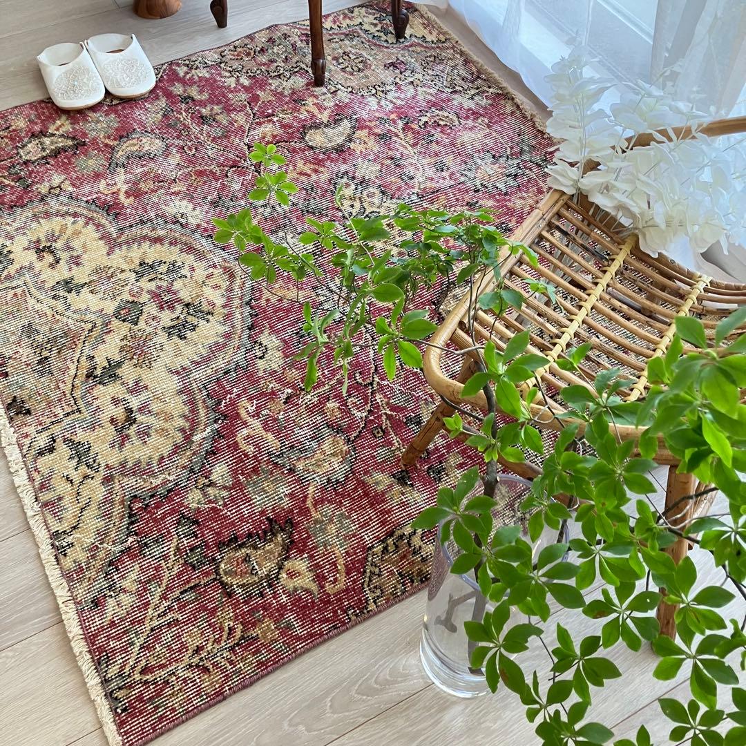 貴重110×124シャビーレッドピンク　ベージュ　正方形　トルコヴィンテージラグ