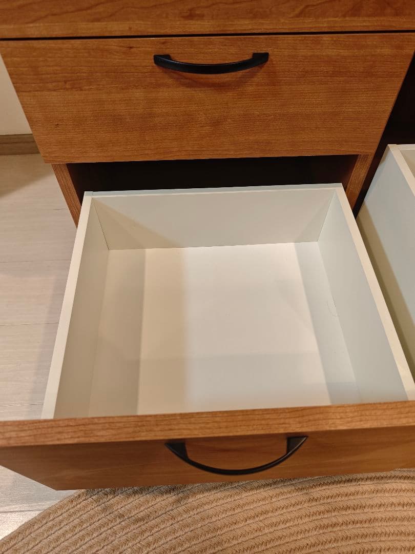 食器棚　木目調キャビネット ガラス扉付き