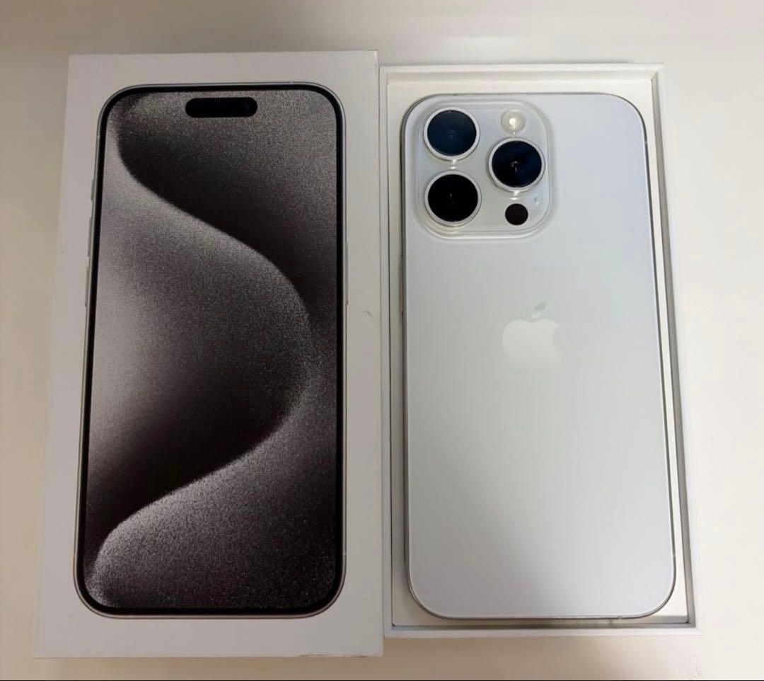 iPhone15ProMax256GBナチュラルチタニウム美品SIMフリー