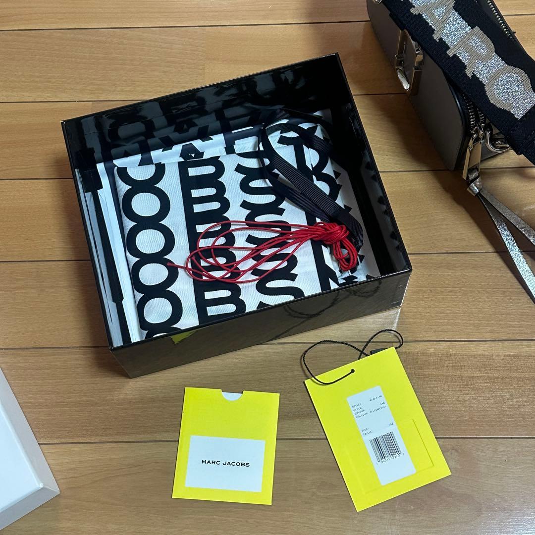 MARC JACOBS ショルダーバッグ シルバー