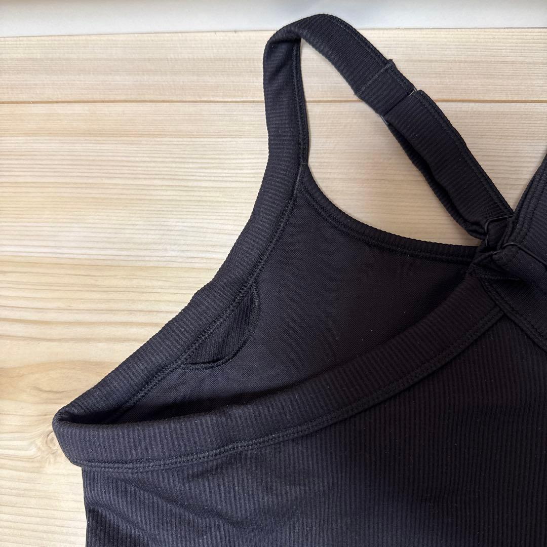 新品タグなし　極美品　Alo yoga Mサイズ