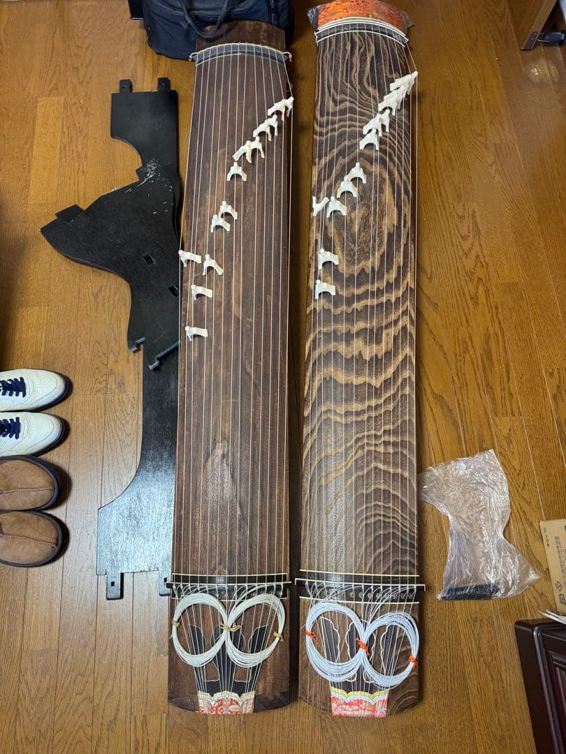 引き取り限定☆琴2点☆名古屋市守山区☆木製琴 13弦 伝統的デザイン