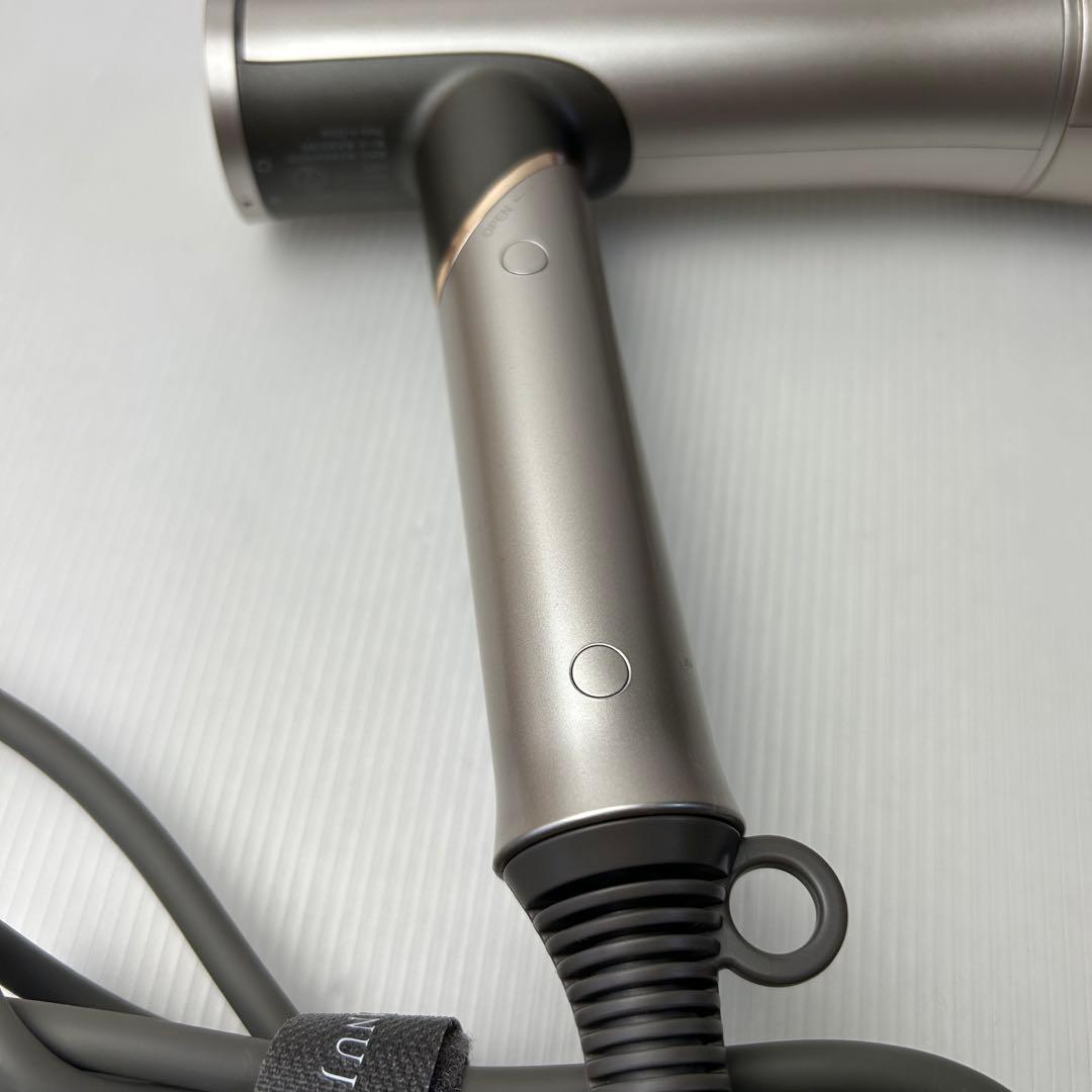 KINUIO ドライヤー HW001｜美品｜速乾＆マイナスイオン｜ヘアケア