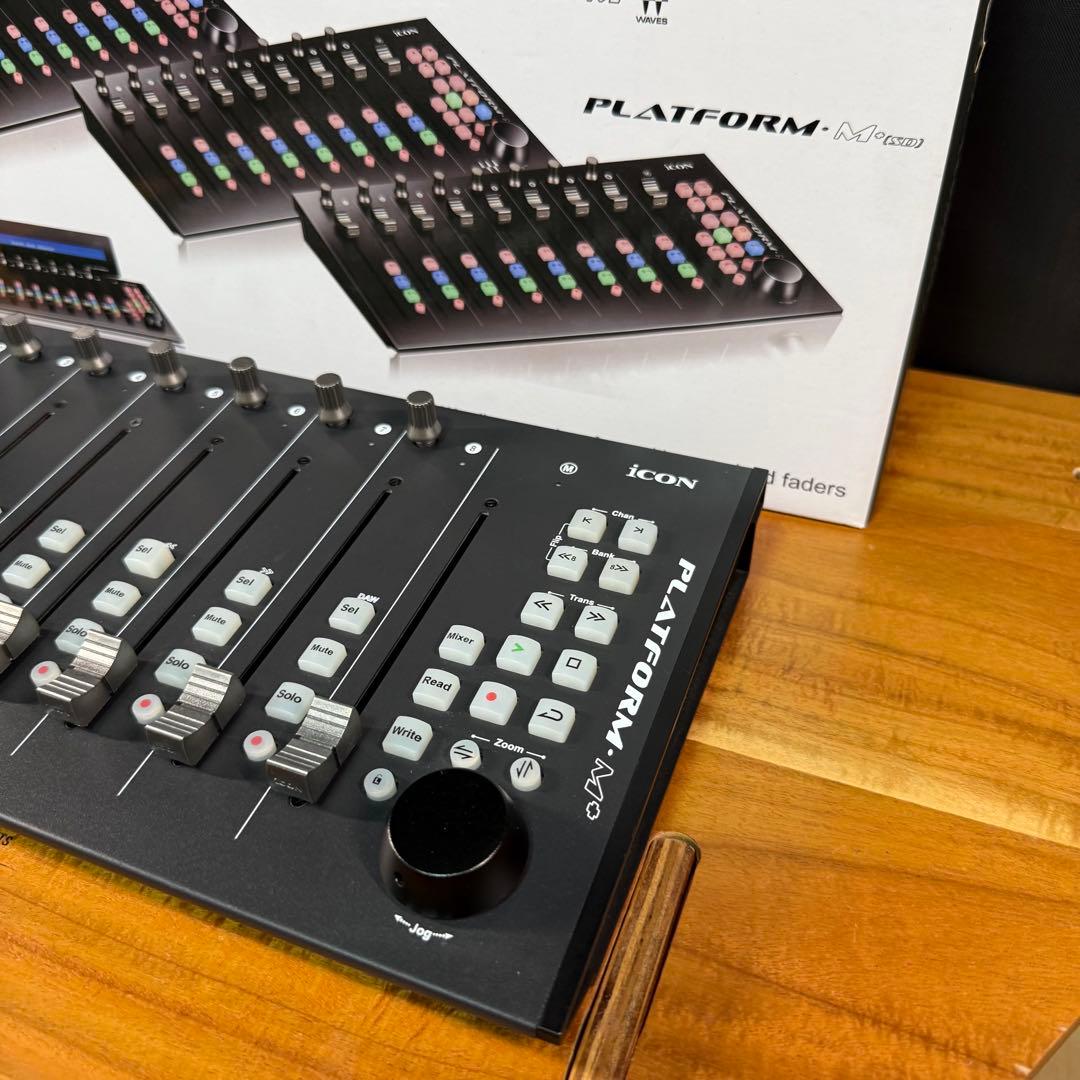 ICON DIGITAL PLATFORM M+ フィジカルコントローラー