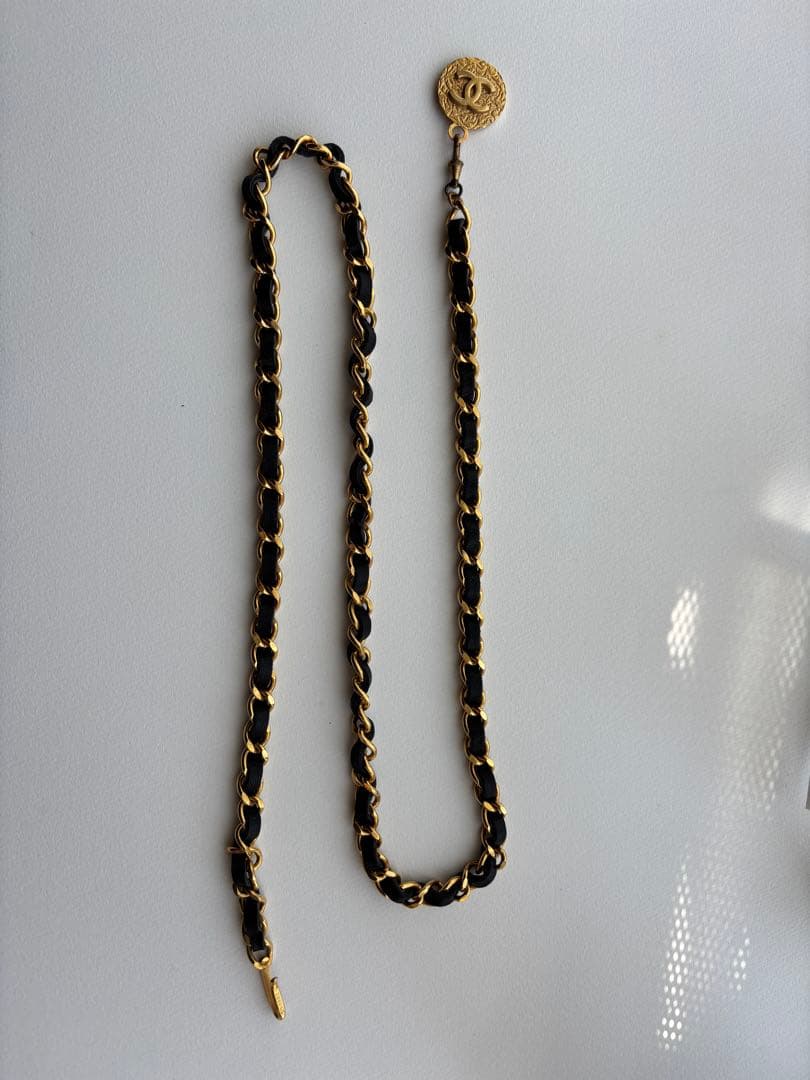 CHANEL 黒と金のチェーンベルト