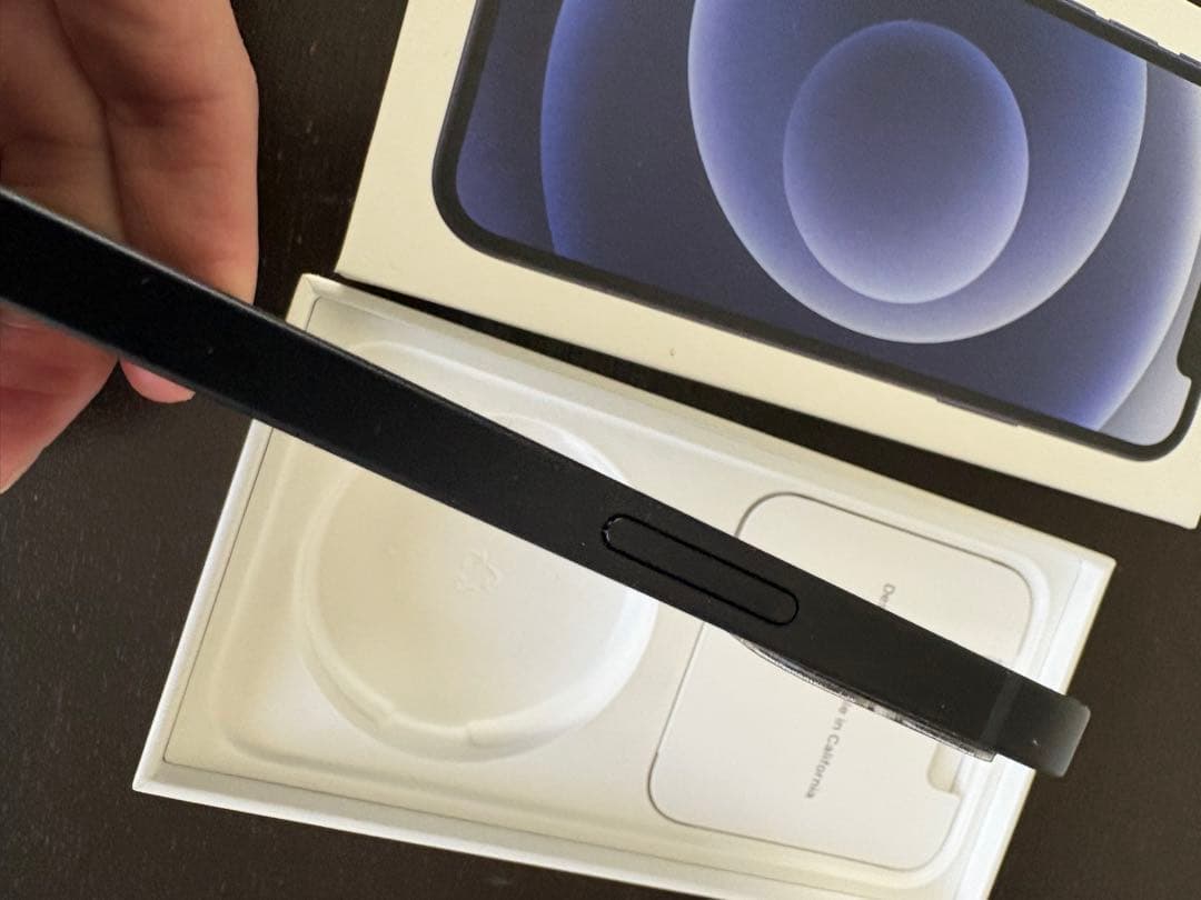 Apple iPhone 12 64GB ブラック 本体 箱付き